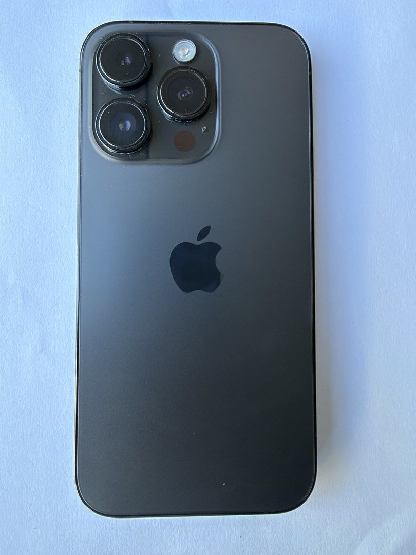 iPhone 14 Pro 256GB (Category: iPhone 14 Series) located in Pasig City. Submitted by dtocjayao (Listing ID 1471014724, Image 2). Description: • Apple iPhone 14 Pro • Space Black • 256GB storage • iOS 26.6.2 • Battery Health: 73% • Bought from Power Mac (Oct 2022) • Open line • No history of repairs Inclusions ✅ Original box ✅ Sanptoch case and tempered glass Battery Condition: Battery health is at 73% 📌 Factory reset and ready for a new owner. S