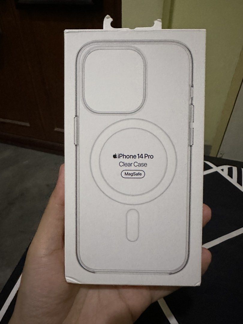 iPhone 14 Pro Apple Clear Case (Genuine) (Category: Cases & Sleeves) located in San Fernando. Submitted by jcpzz (Listing ID 1470977831, Image 1). Description: Guaranteed genuine Official Apple Clear Case Magsafe Compatible.