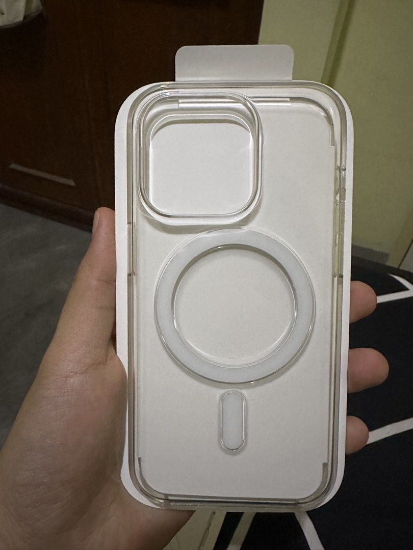 iPhone 14 Pro Apple Clear Case (Genuine) (Category: Cases & Sleeves) located in San Fernando. Submitted by jcpzz (Listing ID 1470977831, Image 2). Description: Guaranteed genuine Official Apple Clear Case Magsafe Compatible.