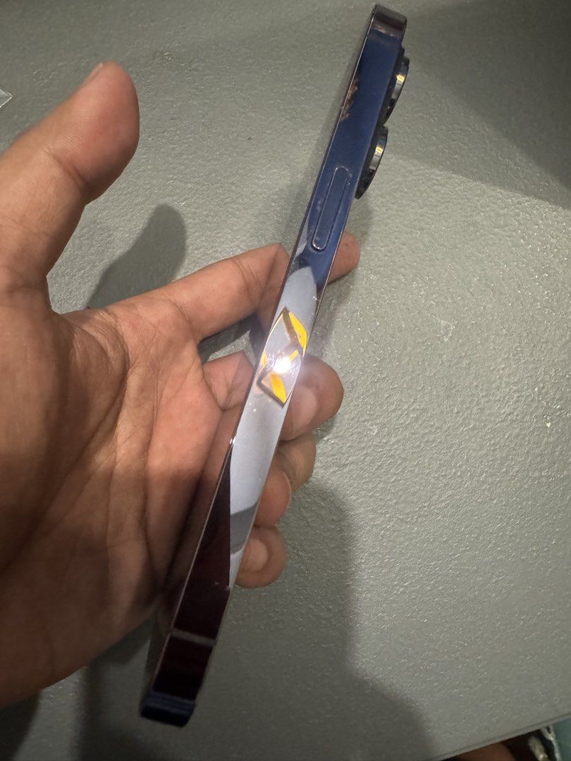 iPhone 14 Pro Max (Category: iPhone 14 Series) located in Manila. Submitted by pasig_seller_andrew (Listing ID 1471097663, Image 2). Description: 1 Physical SIM Slot and eSIM No scratches Slightly negotiable Open to other meetup locations near Pasig.