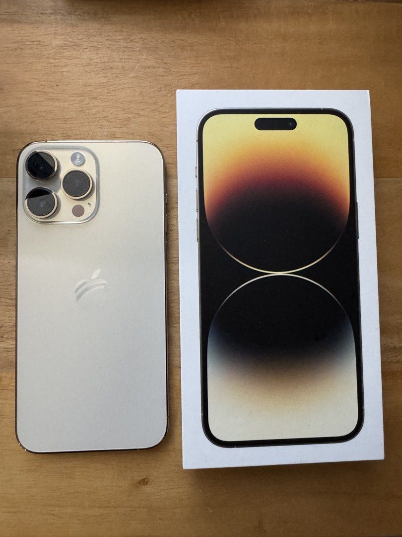 Iphone 14 Pro Max 256 GB (Category: iPhone 14 Series) located in Quezon City. Submitted by crslph (Listing ID 1471019468, Image 2). Description: Iphone 14 Pro Max 256gb storage Openline 76% batt health No issues Lady owned With free cases With box and original cable charger (no adaptor) .