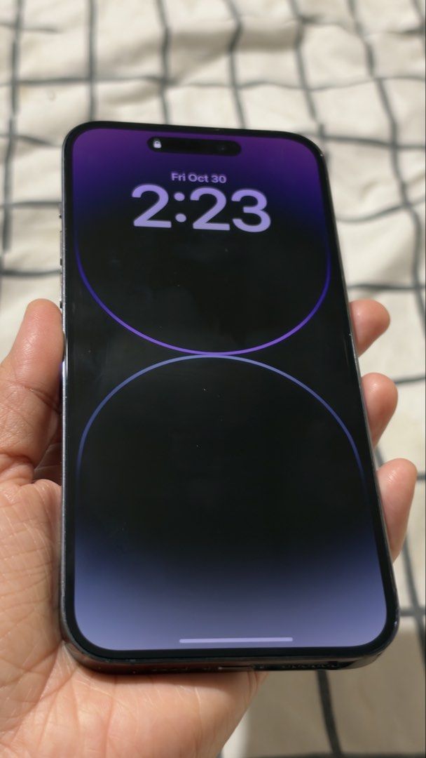 iPhone 14 pro max 256gb deep purple (Category: iPhone 14 Series) located in Manila. Submitted by chevella1 (Listing ID 1471099404, Image 3). Description: - Model: iPhone 14 Pro Max - Storage: 256GB - Color: Deep Purple - Condition: Excellent / Well-maintained, no dent, no scratches on the sides, hairlines on the screen that is not obvious, No sim restrictions - Inclusions: Original box, phone case, Belkin tempered glass screen protector, and repl