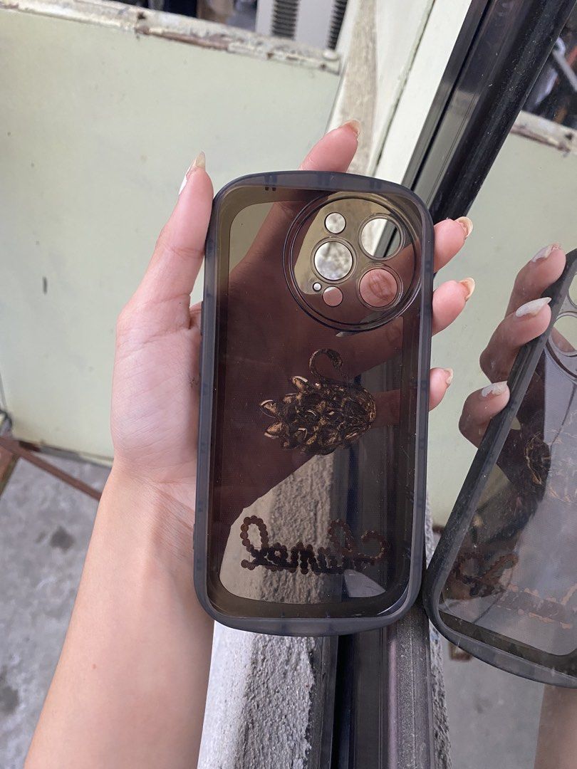 Iphone 14 Pro Max Case (Category: Cases & Sleeves) located in Manila. Submitted by pc.thrift (Listing ID 1471023489, Image 3). Description: Luxury diamond swan iPhone case cover .