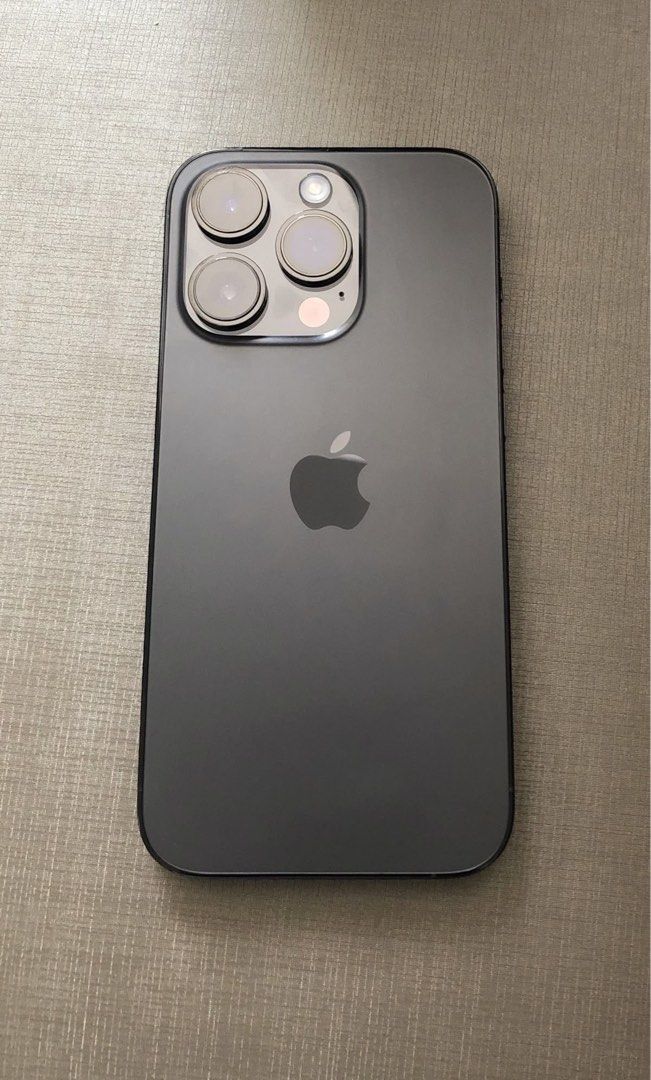 iPhone 15 Pro 128GB Black Titanium | 93% BH (Category: iPhone 15 Series) located in Pasig City. Submitted by mooncalf08 (Listing ID 1471040212, Image 1). Description: Selling my iPhone 15 Pro in Black Titanium! 📱 Details: * Model: iPhone 15 Pro * Storage: 128GB * Color: Black Titanium * Battery Health: 93% * Price: ₱35,000 (slightly negotiable) * Inclusions: Cases RFS: Urgently need funds. Meet-up: Any mall near an MRT-3 station. We can discuss 