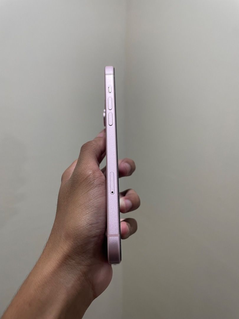 iphone 15Plus (Category: iPhone 15 Series) located in Caloocan City. Submitted by kylemichae26012 (Listing ID 1470999423, Image 3). Description: Iphone 15 Plus 128gb 26.5🏷️ NEGO -No sim restriction -Working face id / true tone -iOS Updated 27.0.1 -Unli reset -96BH / 175 Cycle count 🔋 -All parts original -No issue -Sobrang kinis pa Location📍 North caloocan open for meet up sm fairview.