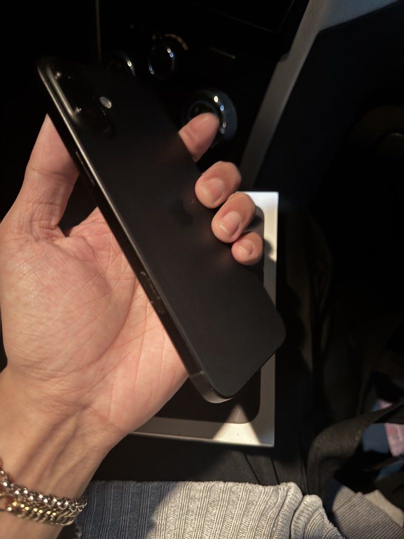 Iphone 16 Plus 128gb (Category: iPhone 16 Series) located in Marikina City. Submitted by bryanroblesss (Listing ID 1470934965, Image 3). Description: Iphone 16 Plus 128gb ntc approved No issues Openline - 36,000 Open for swap to IOS Phone comes with Orig Box, Cord, Case & Extra Screen Protector Meetup : Marikina, San Mateo, Sports Center Bayan or Plaza Aldea Tanay .