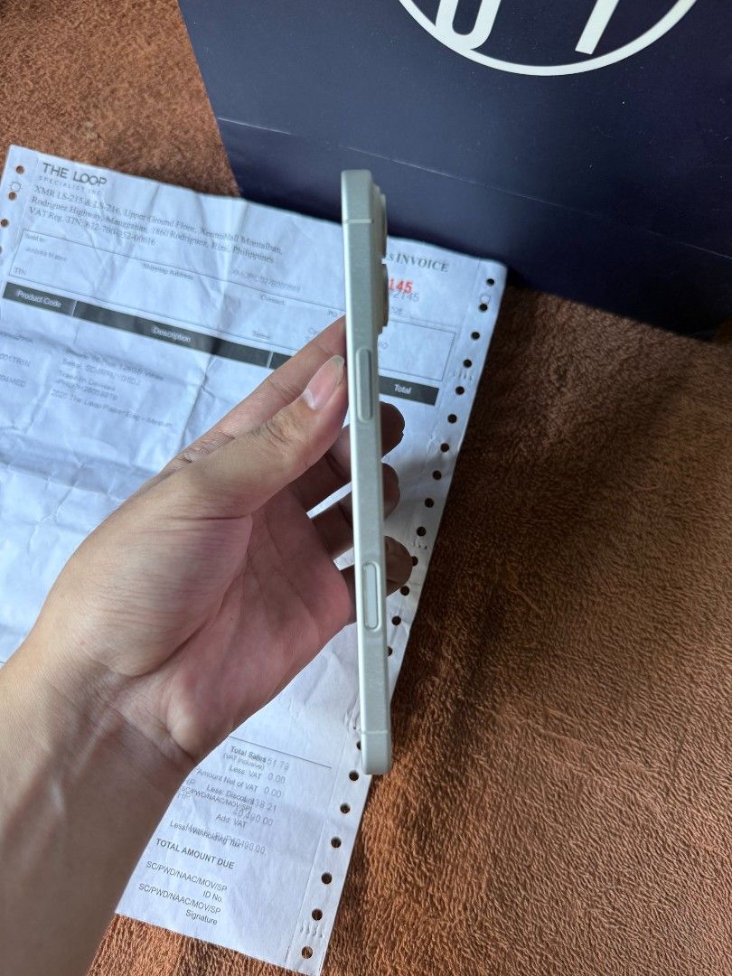 iphone 16 plus 128gb rush forsale!! (Category: iPhone 16 Series) located in Quezon City. Submitted by waveydlorean (Listing ID 1470979877, Image 2). Description: iphone 16 plus 128gb | white DETAILS: • NTC APPROVED 🇵🇭 • 128gb • no sim restrictions ( anysim ) • working icloud truetone & face id • all working no issue and no icloud issue!! • underwarranty til ( 4/8/27 ) next year! • 100% battery ( original ) ✅ • cycle count ( 172 ) low cc ✅ • fir