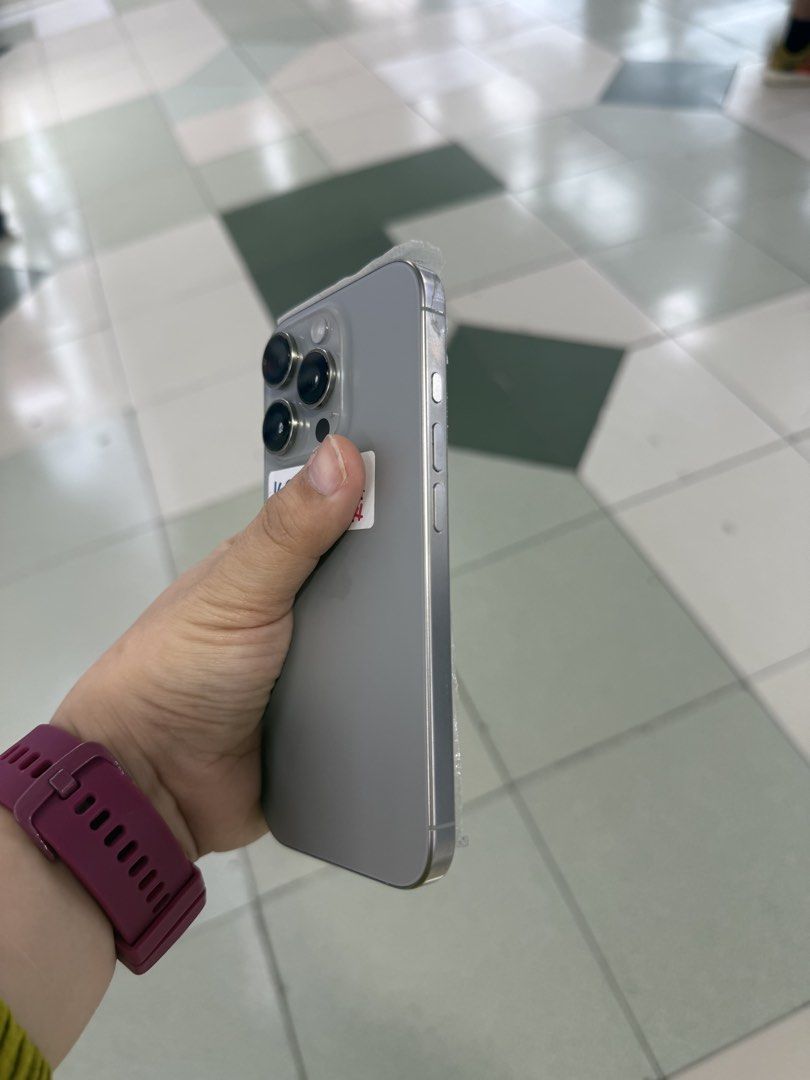 Iphone 16 Pro 256gb 89% BH Esim Unlock (Category: iPhone 16 Series) located in San Juan City. Submitted by javedsgadgetshop (Listing ID 1470960722, Image 3). Description: INSTALLMENT OPTIONS : SPAY LATER / GGIVES / CREDIT CARD / SKYRO / HOMECREDIT (BRANDNEW) QUICK INFO! ✖️ ➡️ iphone 16pro ➡️ 256gb ➡️ Natural Color ➡️ US Variant ➡️ 95% Makinis & 89% BH ➡️ Esim Unlock ➡️ WITH FREE CASE AND CHARGER 🤝 We accept swap | Trade - In 💳 We do installment