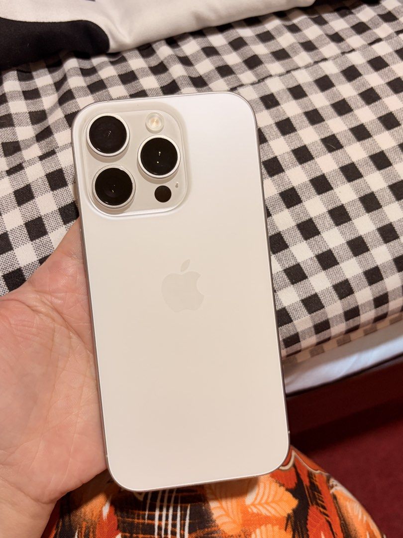 Iphone 16Pro (Category: iPhone 16 Series) located in San Carlos. Submitted by declutterwithvhinez (Listing ID 1471038045, Image 3). Description: .