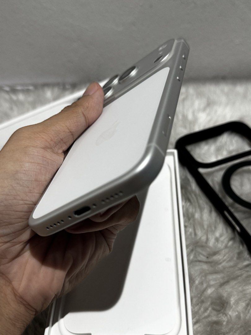 Iphone 17 Pro 256gb (Category: iPhone 17 Series) located in Marikina City. Submitted by bryanroblesss (Listing ID 1470935062, Image 3). Description: Iphone 17 Pro 256GB ntc approved - 62,000 Open for swap to IOS no issue at all openline still under Apple Warranty December 2026 Meetup : Marikina, San Mateo, Lrt2/Mrt or Tanay.