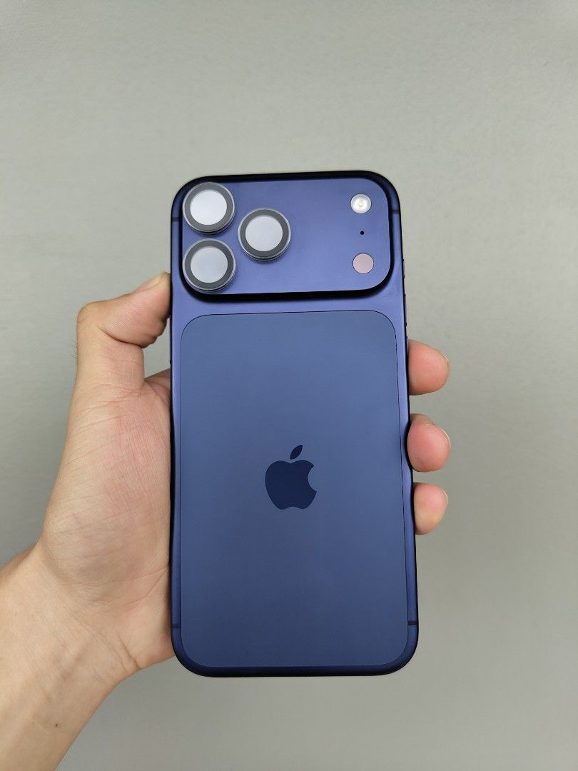 iPhone 17 Pro Max Brandnew Condition! (Category: iPhone 17 Series) located in Caloocan City. Submitted by _jobert_ (Listing ID 1471021829, Image 2). Description: For Sale/ Swap iPhone 17 Pro Max 256GB Deep Blue Brandnew Condition, low ballers will not be entertained. Quick specs: -X/A -NTC -99BH (139 cc) -F.U Anysim -100% MAKINIS no dents/ Scratches -Warranty til June 2027 -NO ISSUE Inclusions: -Box -Case -Chord -Tempered -Camera Lens Protector 6