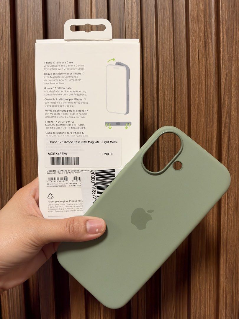 Iphone 17 Silicone Case with MagSafe (Category: Cases & Sleeves) located in Makati City. Submitted by airabeybi (Listing ID 1470940037, Image 1). Description: Iphone 17 Case Sage Color. Fitted only, with receipt and box bought in Power Mac. .