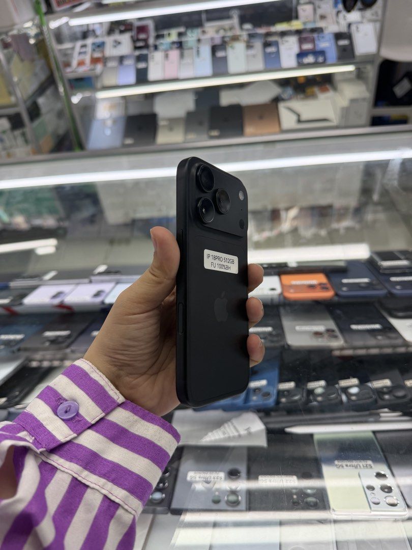 Iphone 18 Pro 512gb 100% BH FU No issue (Category: iPhone 18 Series) located in San Juan City. Submitted by javedsgadgetshop (Listing ID 1470958068, Image 2). Description: INSTALLMENT OPTIONS : SPAY LATER / GGIVES / CREDIT CARD / SKYRO / HOMECREDIT (BRANDNEW) QUICK INFO! ✖️ ➡️ iphone 18pro ➡️ 512gb ➡️ Black Color ➡️ Physical Variant ➡️ 100% Makinis & 100% BH ➡️ Factory Unlock ➡️ WITH FREE CASE AND CHARGER & Box 🤝 We accept swap | Trade - In 💳 W