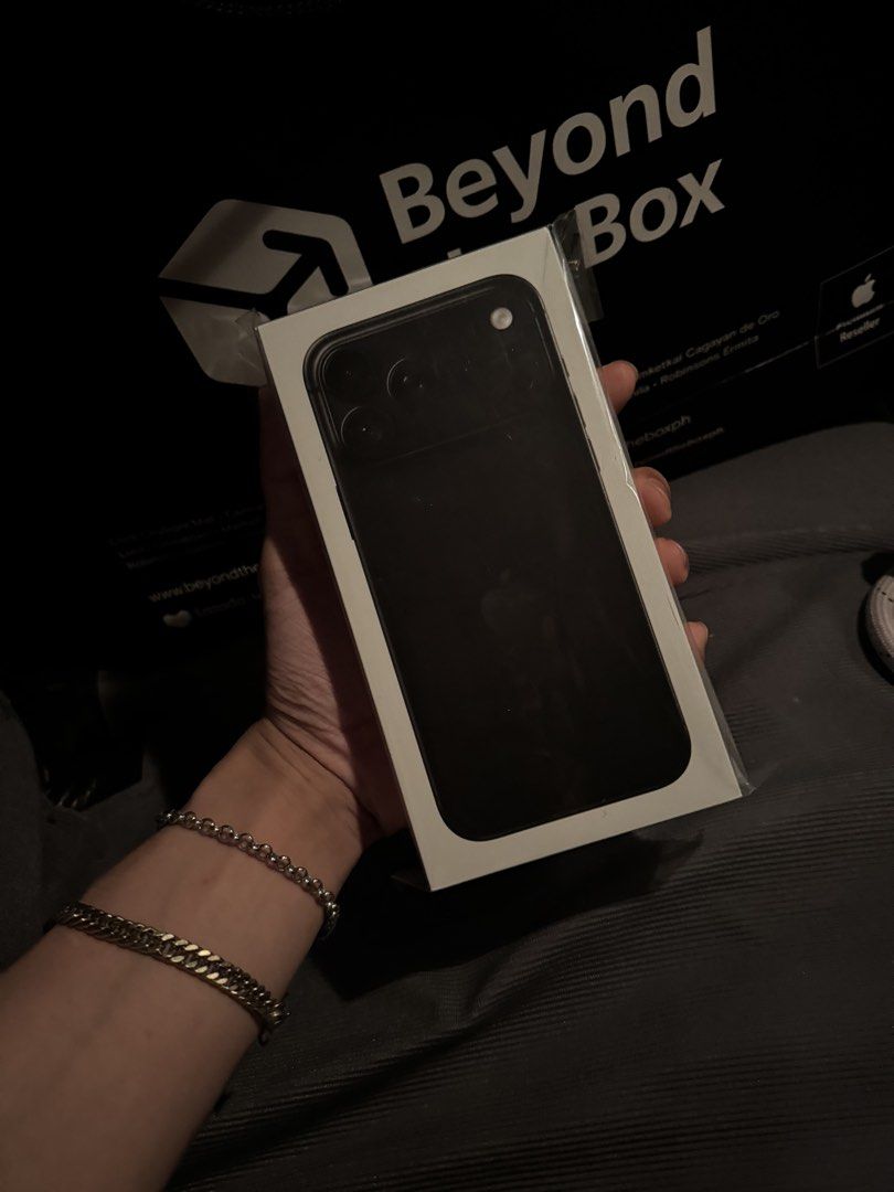 Iphone 18 Pro Max 256gb (Sealed) (Category: iPhone 18 Series) located in Marikina City. Submitted by bryanroblesss (Listing ID 1470935322, Image 1). Description: Looking for Swap to lower unit IOS + cash only Iphone 18 Pro Max 256GB Black Brand New Sealed - Not Activated with RECEIPT - ₱100,000 swap value Meetup : Marikina, San Mateo, Lrt2/Mrt or Plaza Aldea Tanay .