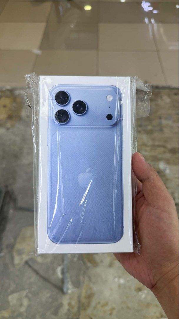 iPhone 18 Pro Max 512gb Glacier BRANDNEW (Category: iPhone 18 Series) located in Pasig City. Submitted by zkelectronics.2 (Listing ID 1470934167, Image 1). Description: ONHAND 18 PRO MAX 512gb Glacier BRANDNEW SEALED NTC With free original case and tempered MEET -UP OR DELIVER .