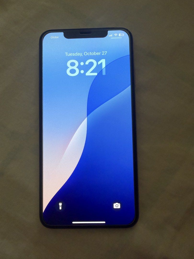 Iphone XS Max (Category: iPhone X Series) located in Makati City. Submitted by ralphjp (Listing ID 1470932639, Image 2). Description: 64gb Openline Face ID and True Tone working Replace battery at Spex appeal can provide receipt and replaced original battery NO ISSUES Includes, Case, Cord.