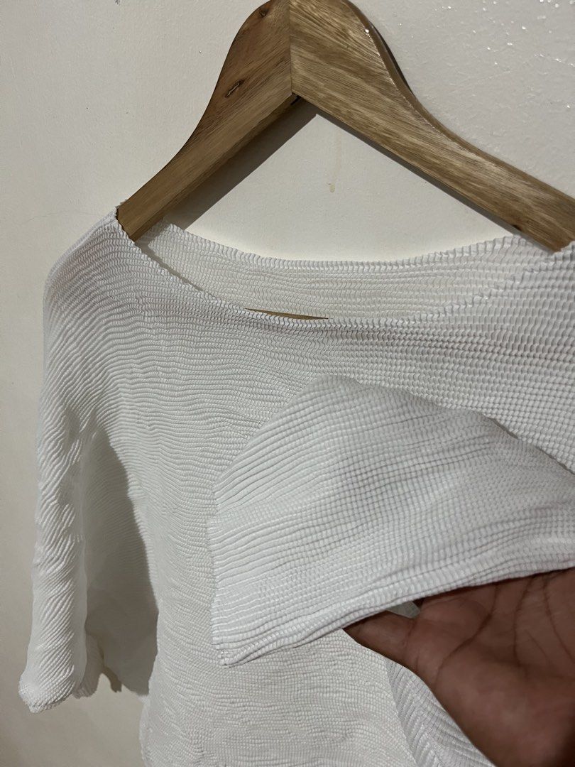 ISSEY MIYAKE ME (Category: Luxury Apparel) located in Davao. Submitted by rel18 (Listing ID 1471062183, Image 3). Description: ISSEY MIYAKE ME ORIG Excellent .