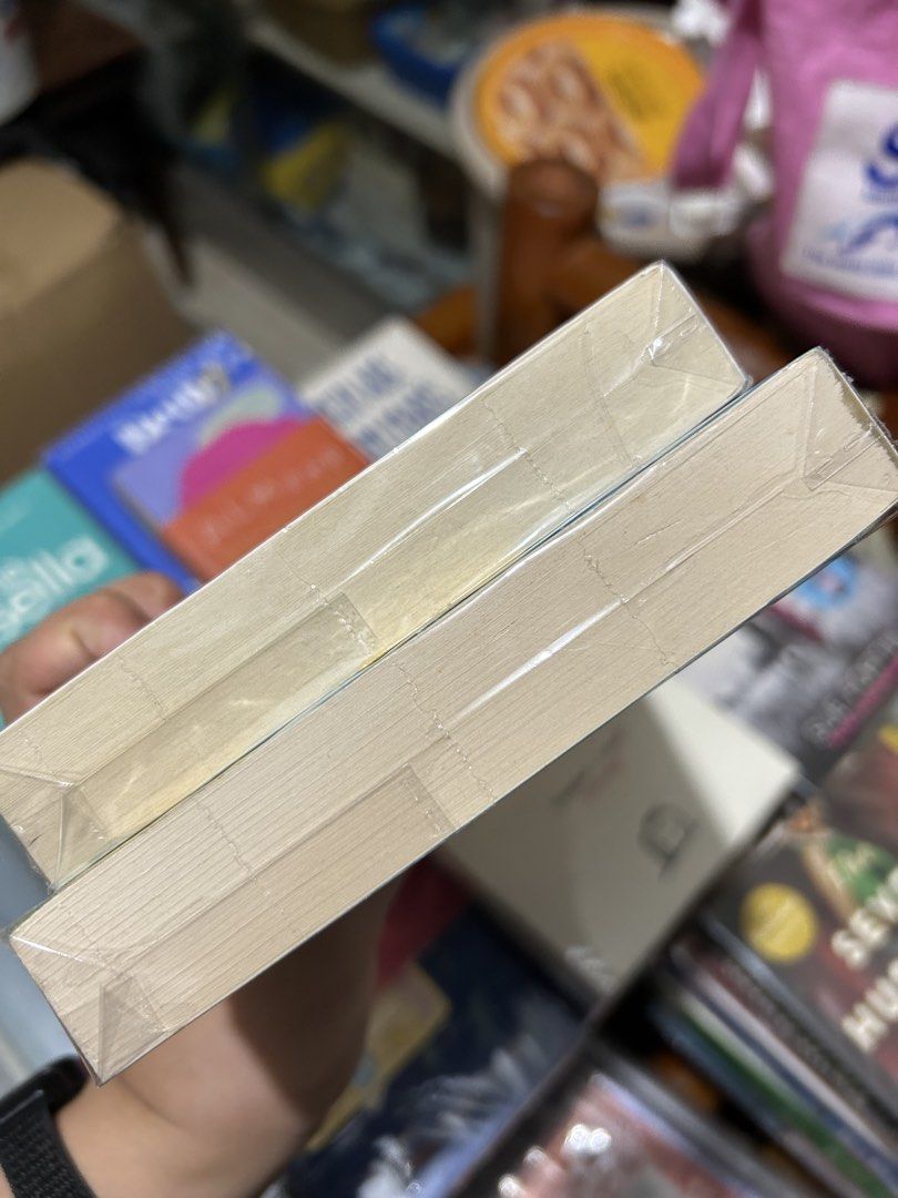 It Ends With Us and It Starts With Us (Category: Storybooks) located in San Pedro. Submitted by hyunmiso (Listing ID 1470934236, Image 3). Description: - Bundle includes: It Ends With Us & It Starts With Us by Colleen Hoover payment first, no COD 🧾 mop: bpi, maribank, gotyme 🚛 mod: lalamove, j&t, lbc 📍muntinlupa.