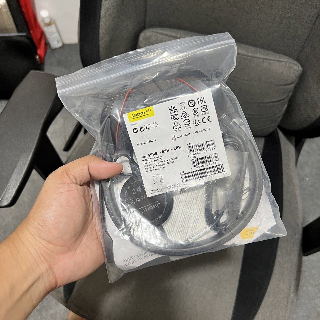 JABRA EVOLVED 20 NOISE CANCELING HEADSET BNEW (Category: Headphones & Headsets) located in Quezon City. Submitted by markdonayre (Listing ID 1471005402, Image 3). Description: For sale po 1k nalang never pa nagamitt yan bagong bagoo pa inopen lang para ma testing Location: Novaliches Qc Pickup or lalamove .