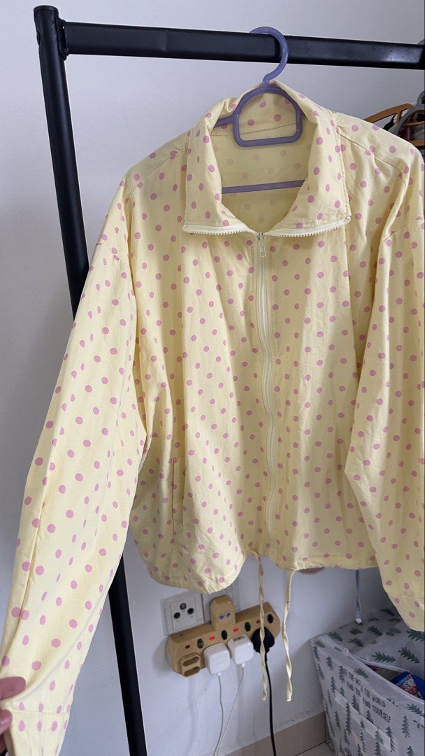 jacket (Category: Coats, Jackets and Outerwear) located in Padang Serai. Submitted by creamypreloved (Listing ID 1471037154, Image 3). Description: .