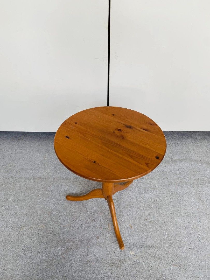 🇯🇵"JAPAN SURPLUS" ROUND SIDE TABLE (Category: Tables & Sets) located in Manila. Submitted by emjiiii96 (Listing ID 1470947308, Image 2). Description: "JAPAN SURPLUS" ROUND SIDE TABLE SIZE: 20D" x 23H" inches (AS-IS ITEM) IN GOOD CONDITION.