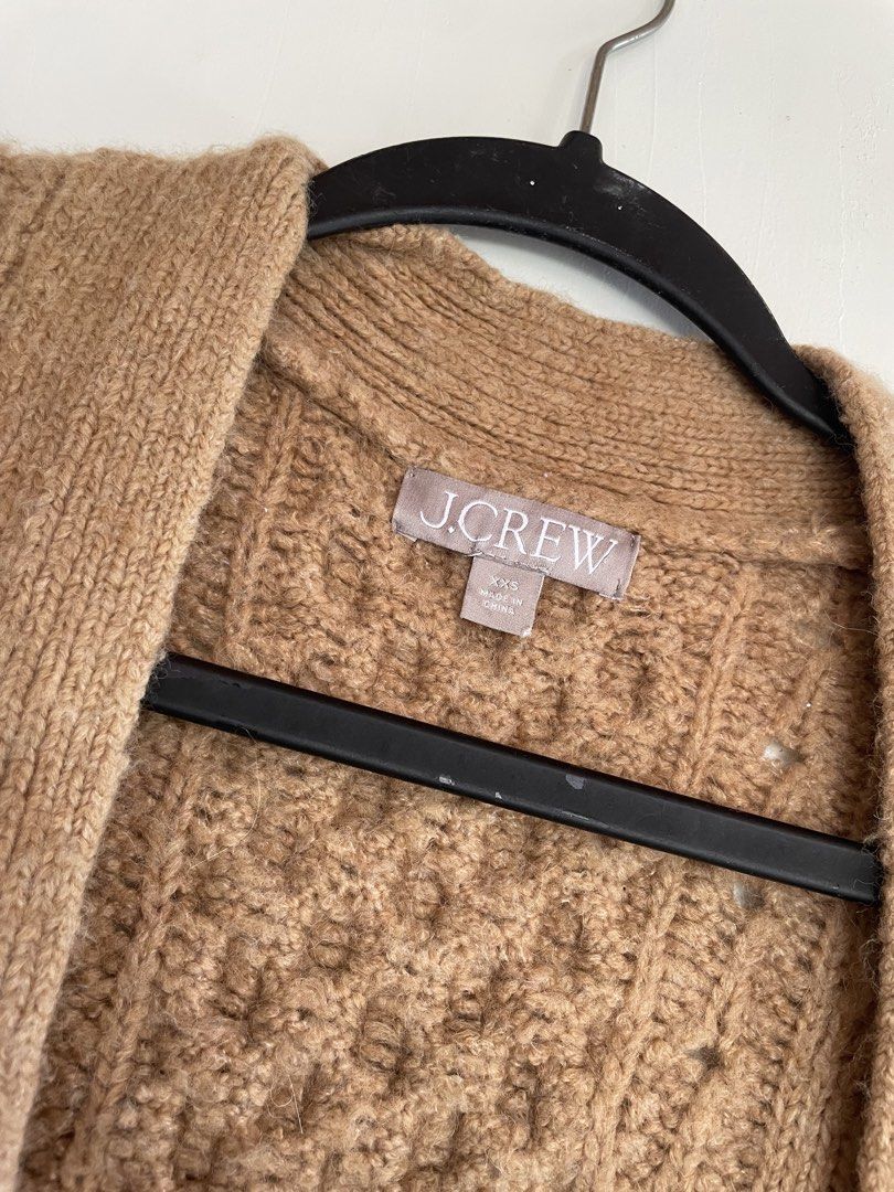 JCrew Cable Knit Cardigan Sweater (Category: Coats, Jackets and Outerwear) located in Santa Rosa. Submitted by sansribal (Listing ID 1470972703, Image 3). Description: – imported – worn once – size xxs on tag – can fit up to medium to large negotiable so long as you’re a sure buyer. 📍 santa rosa laguna 📦 j&t or lalamove.