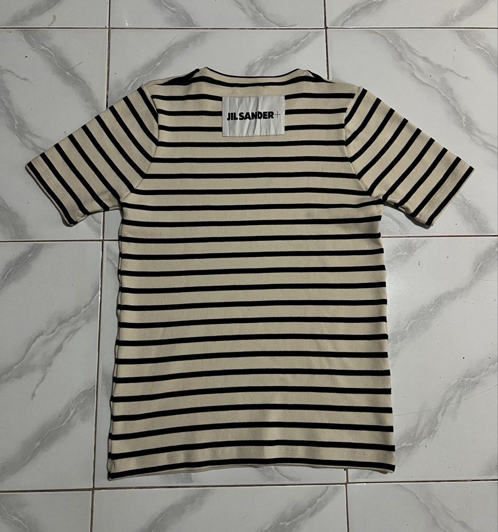 Jil Sander Knitted Stripes T-Shirt (Category: Tshirts & Polo Shirts ) located in Iloilo. Submitted by deric.john93 (Listing ID 1470998251, Image 2). Description: size large 19 width 27 length no flaws like new condition 9.8/10 color rate Authentic/Legit 1500 iloilo city location .