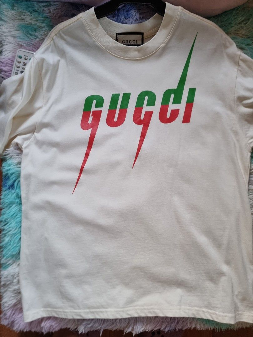 Jimin's shirt in Butter (Category: Shirts) located in Quezon City. Submitted by apspc (Listing ID 1471019518, Image 2). Description: Off white Jimin's shirt in their MV Butter. This was only used once. Width: shoulder to shoulder - 20 inches length: shoulder down - 26 inches Payment via GCash..