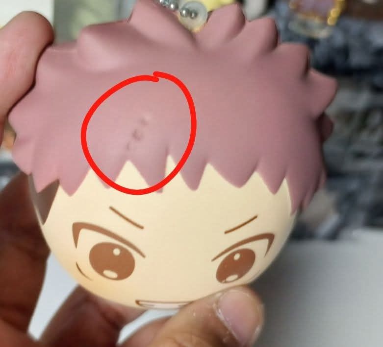 JJK yuji itadori squish keychain (Category: Plushies & Soft Toys) located in Quezon City. Submitted by ulan_g (Listing ID 1470989547, Image 2). Description: check 2nd photo for flaw Loc: Quezon City Payment: Gcash Delivery via: J&T, LBC, lalamove. Buyer shoulders shipping fee..