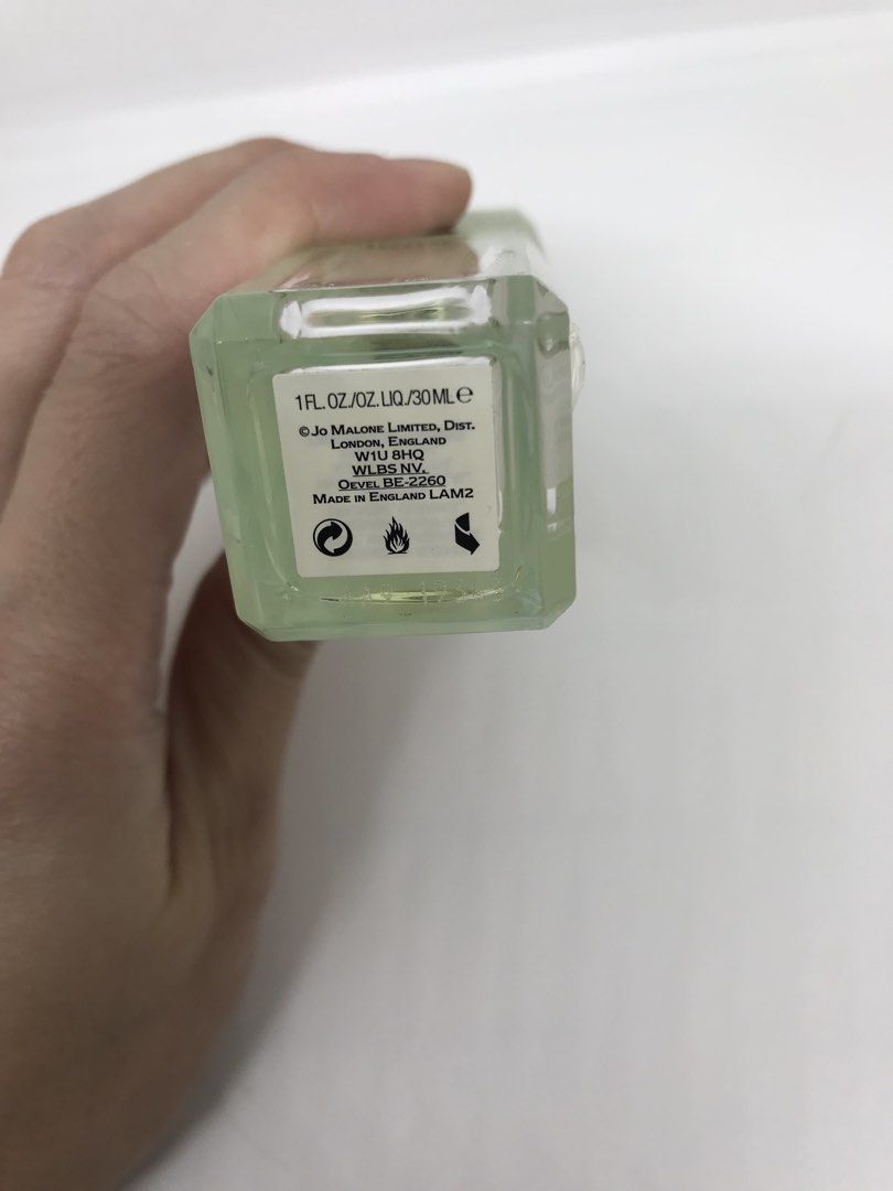 Jo Malone Osmanthus Blossom (Category: Fragrance & Deodorants) located in Quezon City. Submitted by currency27 (Listing ID 1470932740, Image 3). Description: SRP: ₱5,100 Limited edition Authentic Bought from Rustans No box 85% full RFS: downsizing my perfume collection Pick up/checking of item is allowed in Xavierville in Quezon City. No other meet up place. No free shipping, buyer will take care of SF. I can ship thru Grab express, Lalamove, Gog