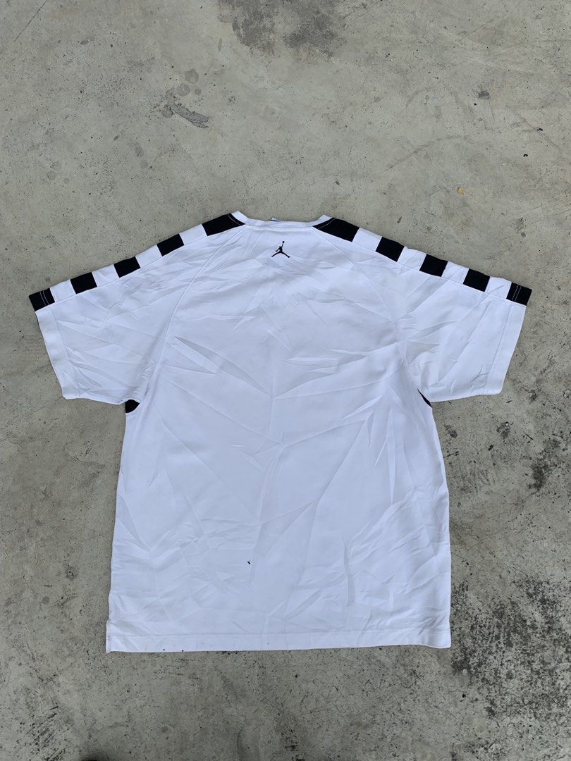 Jordan (Category: Tshirts & Polo Shirts ) located in Davao. Submitted by kalbosouthlandkings13 (Listing ID 1470985396, Image 2). Description: Jordan Size large 25x30 Excellent condition 9.8/10 color rate No issue need wash.
