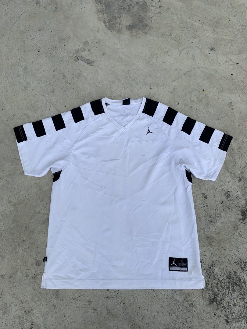 Jordan (Category: Tshirts & Polo Shirts ) located in Davao. Submitted by kalbosouthlandkings13 (Listing ID 1470985396, Image 1). Description: Jordan Size large 25x30 Excellent condition 9.8/10 color rate No issue need wash.