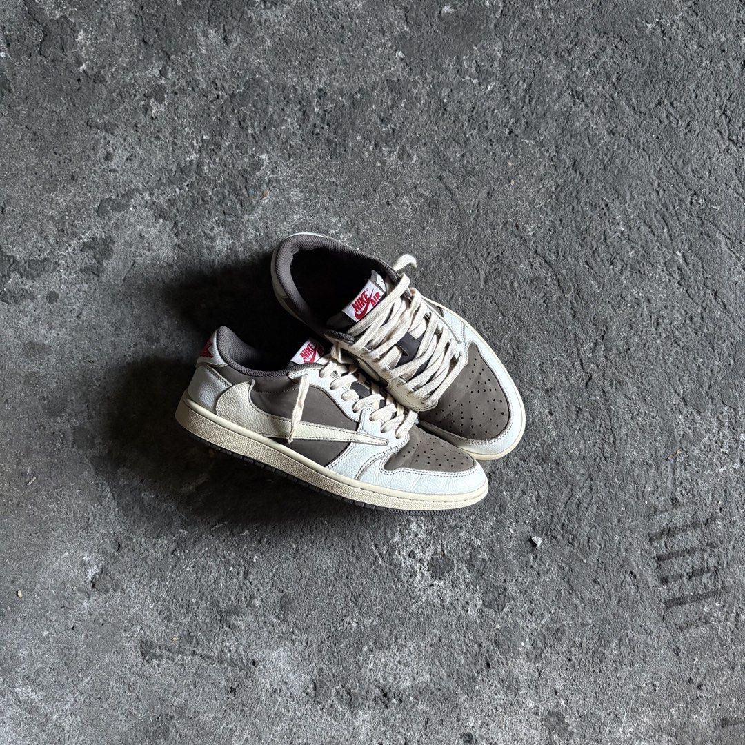 Jordan 1 Retro Low OG SP - Reverse Mocha (Category: Sneakers) located in Taguig. Submitted by _grailedph (Listing ID 1471027599, Image 1). Description: Jordan 1 Retro Low OG SP - Reverse Mocha Check photos for reference Size: 9.5mens/27.5cm Slightly Heeldrags Pair only/As is Excellent Condition ₱ 1,500.