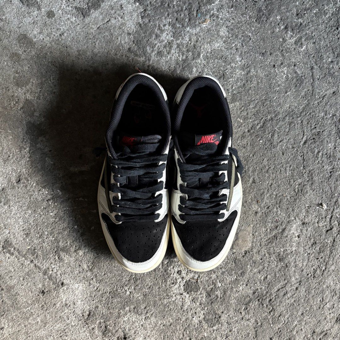 Jordan 1 Retro Low OG SP - Travis Scott Olive (Category: Sneakers) located in Taguig. Submitted by _grailedph (Listing ID 1471028024, Image 2). Description: Jordan 1 Retro Low OG SP - Travis Scott Olive Check photos for reference Size: 8.5mens/9.5wmns-26.5cm Pair only/As is Excellent Condition ₱ 2,200.