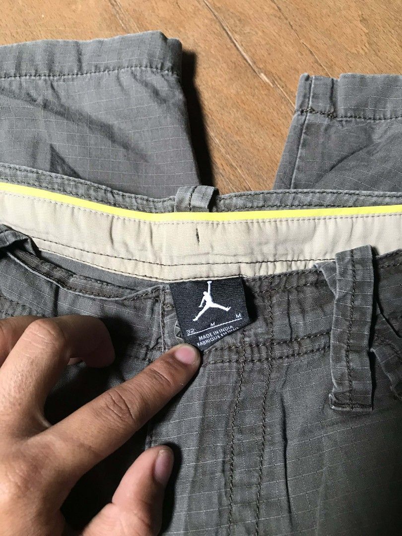 Jordan cargo jorts (Category: Shorts) located in Manila. Submitted by thriftnicarl.3 (Listing ID 1470962947, Image 3). Description: waist - 35 length - 23.4 thigh - 13.4 leg open - 11.3 price - 349 ship via jnt.