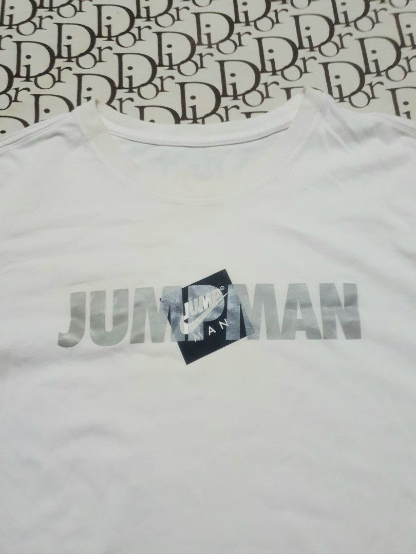 Jordan Jumpman t-shirt (Category: Tshirts & Polo Shirts ) located in San Fernando. Submitted by retro.district. (Listing ID 1471106907, Image 2). Description: - Jordan Jumpman tshirt - Size: Large(21x28) - Condition: Excellent - Issue fade on necktag.