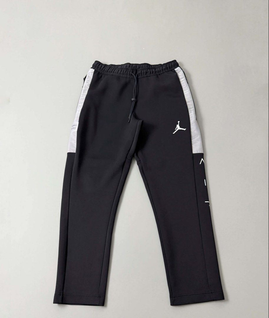 JORDAN MEN’S ATHLETIC SWEATPANTS (Category: Joggers) located in Guagua. Submitted by sweetboyy (Listing ID 1471071756, Image 1). Description: JORDAN MEN’S ATHLETIC SWEATPANTS EXCELLENT CONDITION SIZE XLARGE ON TAG DIMES: WAISTLINE 34-36 / LENGTH 40 / LEG OPENING 7.