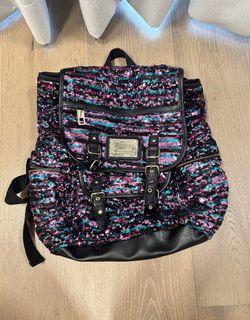 (Category: ) located in . Submitted by iloveclothesnmakeup444 (Listing ID 1470998461, Image 1). Description: .