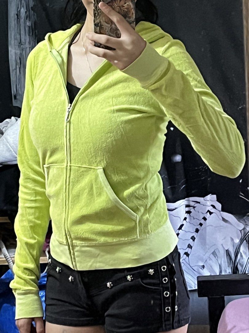 Juicy Couture velvet zip up (Category: Coats, Jackets and Outerwear) located in Rizal. Submitted by ryaa.x (Listing ID 1471009253, Image 1). Description: .