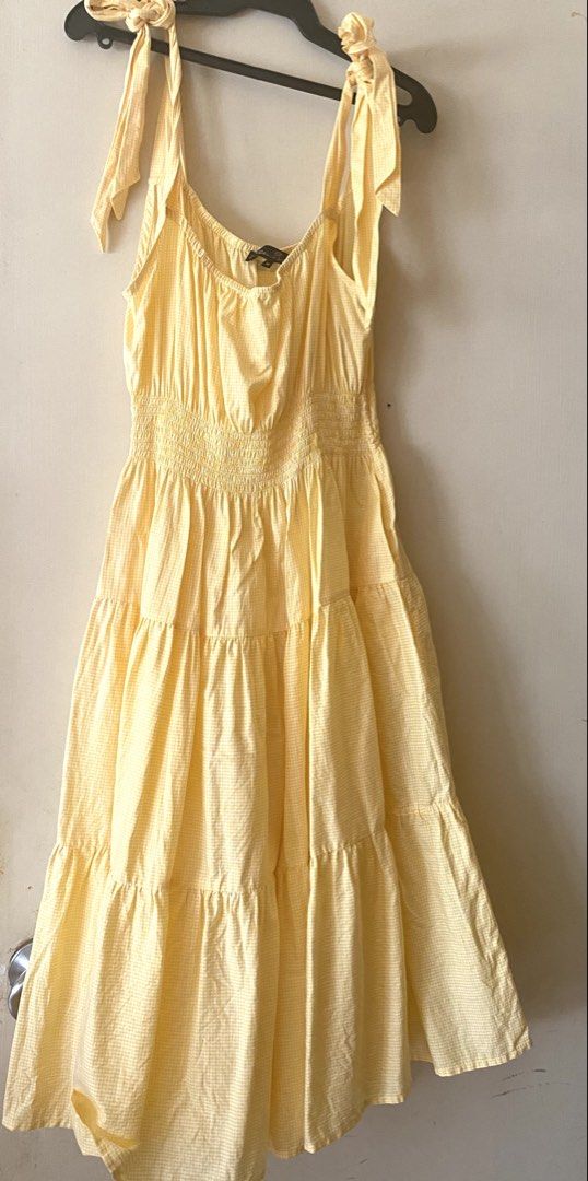 Kamiseta Yellow Dress (Category: Dresses) located in Muntinlupa City. Submitted by aubreyraven (Listing ID 1470978475, Image 1). Description: Used twice.