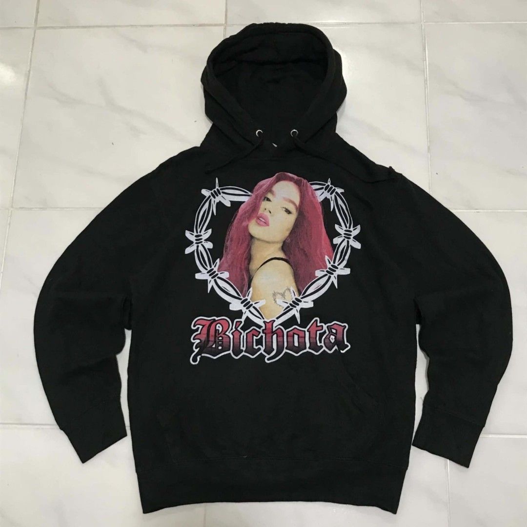 KAROL G GRAPHIC RAP TEE HOODIE JACKET MEDIUM (Category: Coats, Jackets and Outerwear) located in Cavite. Submitted by justthrift06 (Listing ID 1471045726, Image 1). Description: DIMENSION 21X28 GOOD CONDITION SHIPPING NATIONWIDE.