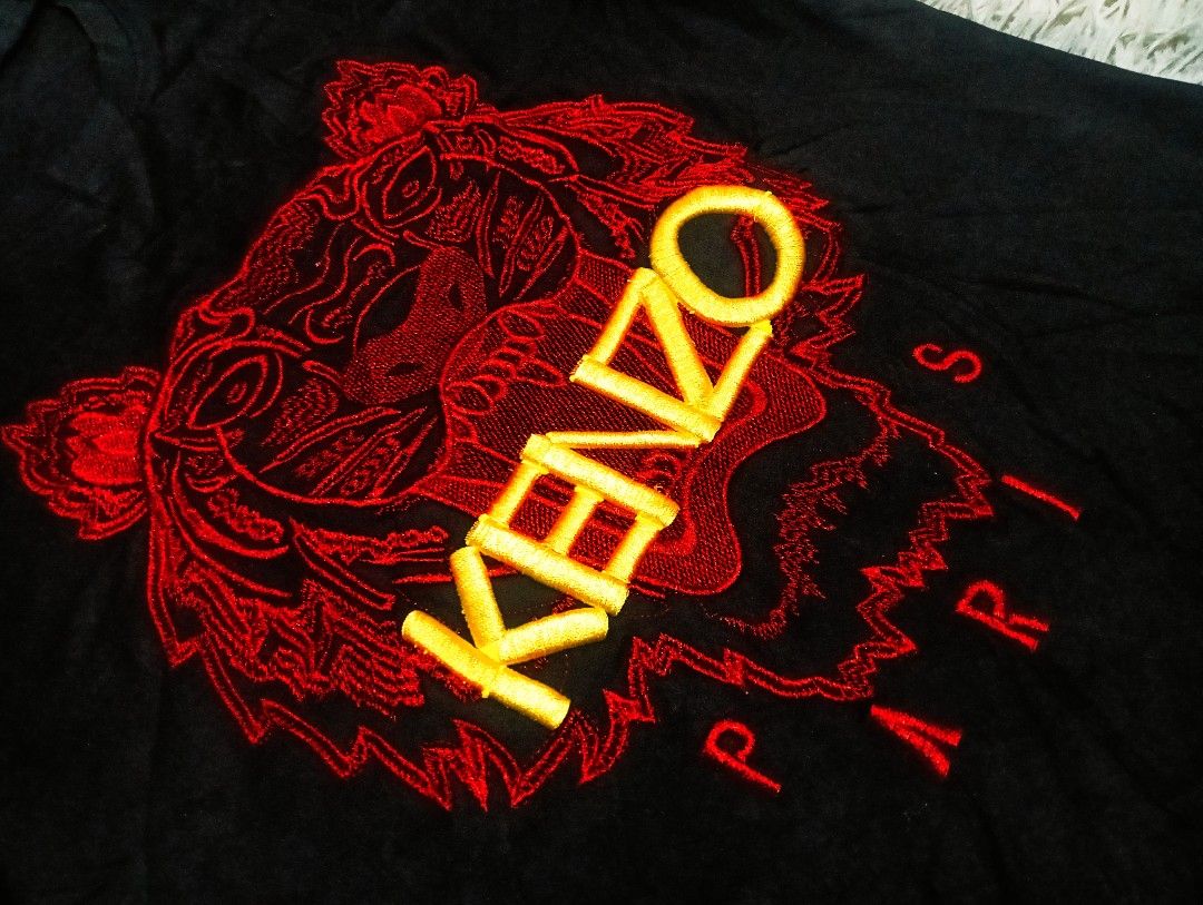 KENZO WOMEN SHIRT (Category: Shirts) located in Davao. Submitted by nevar07 (Listing ID 1471052219, Image 3). Description: SIZE: LARGE DIMENSION: W18 X L25 EMBROIDERED COTTON FABRIC STRETCHY COLOR RATE: 10/10 EXCELLENT CONDITION ALMOST NEW NO ISSUE DM TO PURCHASE 📥 𝐑𝐄𝐌𝐈𝐍𝐃𝐄𝐑: •𝐂𝐨𝐥𝐨𝐫 𝐦𝐚𝐲 𝐯𝐚𝐫𝐲 𝐝𝐮𝐞 𝐨𝐟 𝐭𝐡𝐞 𝐥𝐢𝐠𝐡𝐭𝐢𝐧𝐢𝐧𝐠 •𝐀𝐥𝐥 𝐢𝐭𝐞𝐦𝐬 𝐚𝐫𝐞 𝐭𝐡𝐫𝐢𝐟𝐭𝐞𝐝/𝐟𝐫𝐨m 𝐮𝐤𝐚𝐲 𝐛𝐚𝐥𝐞. 𝐋𝐢𝐦𝐢𝐭 𝐚𝐧𝐝 𝐩𝐥𝐞𝐚�