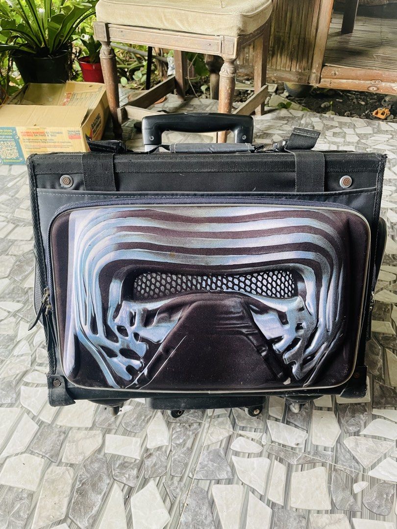 Kids Trolley Bag Starwars (Category: Babies & Kids Fashion) located in San Carlos. Submitted by graciahoney (Listing ID 1470996763, Image 2). Description: This is trolley bag for boy kids. Slightly used. This is huge/big sizes. Can put lots of books. .