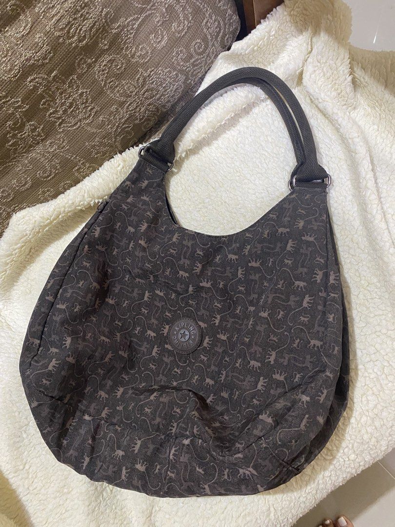 Kipling Brown Tote Hobo Bag (Category: Shoulder Bags) located in Gattaran. Submitted by sweet_relove (Listing ID 1470971589, Image 2). Description: .