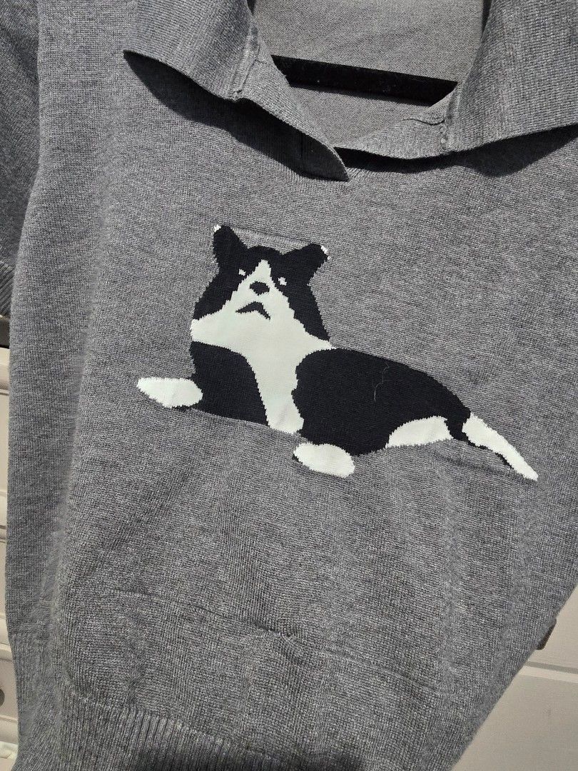 Knitted Corgi Collared Shirt (Category: Shirts) located in Quezon City. Submitted by dinesaur (Listing ID 1471092015, Image 2). Description: may sumabit na part sa baba pero natahian na, not noticeable.