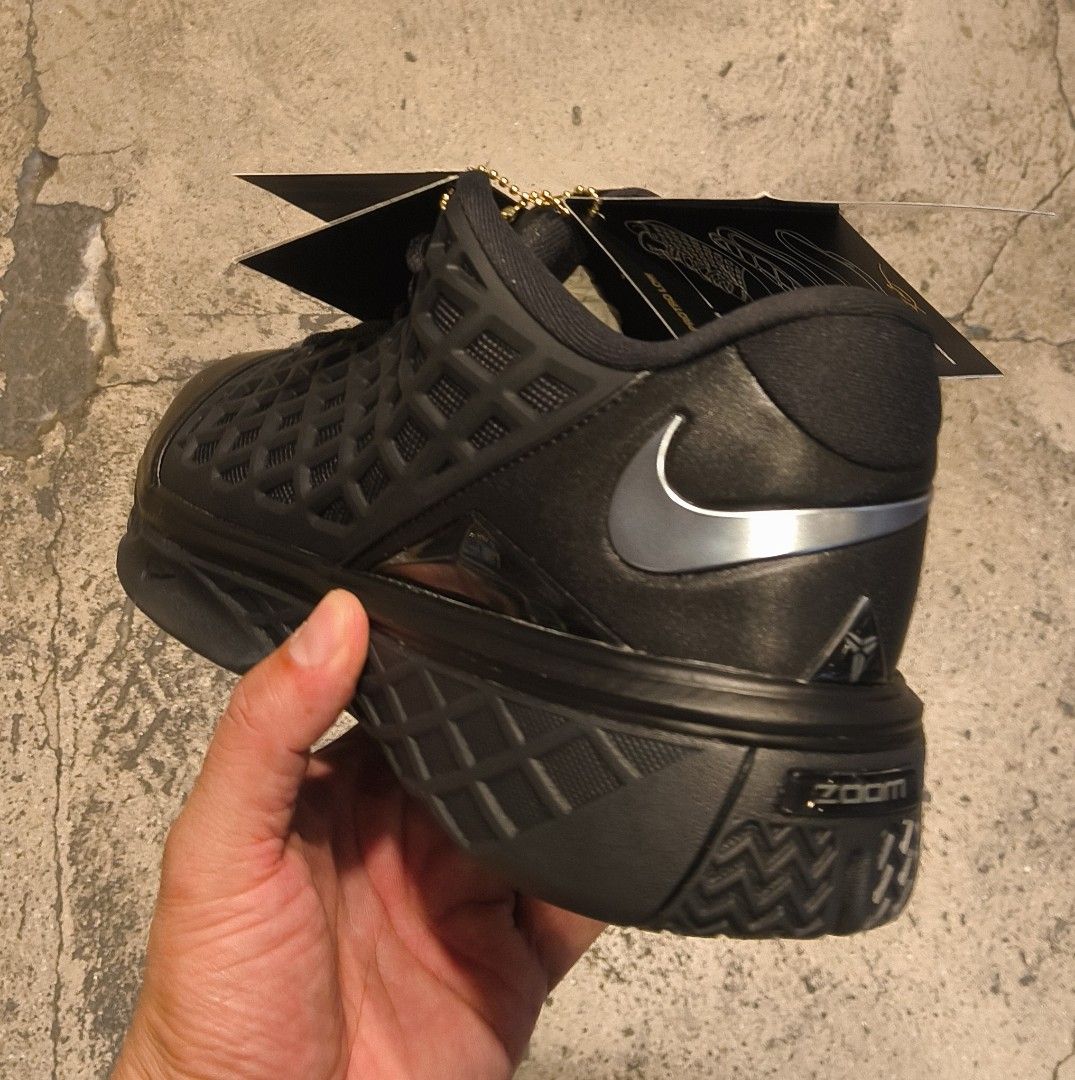Kobe 3 low triple black (Category: Sneakers) located in Quezon City. Submitted by justinkixs (Listing ID 1471000060, Image 3). Description: sz8-11 bnew legit.