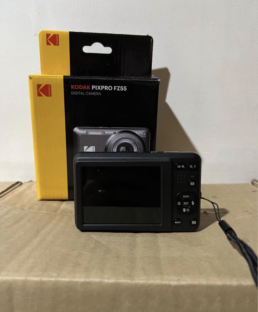 KODAK PIXPRO FZ55 (Category: Cameras) located in Manila. Submitted by kaila_delga (Listing ID 1470955601, Image 3). Description: KODAK PIXPRO FZ55 7,500 only comes with box , memory card free recipt and everything reservation must be made before meet up or delivery kindly read description , auto ignore if ndi nag babasa ng maayo ty tia..