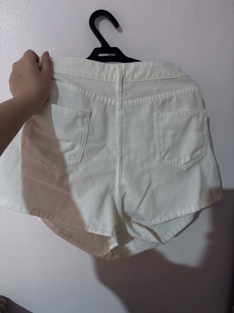 Korean Skort Plus Size (Category: Skirts) located in Pasig City. Submitted by prel0vedbysea (Listing ID 1470955003, Image 2). Description: Never been worn! — decluttering — for plus size — bought for P378.