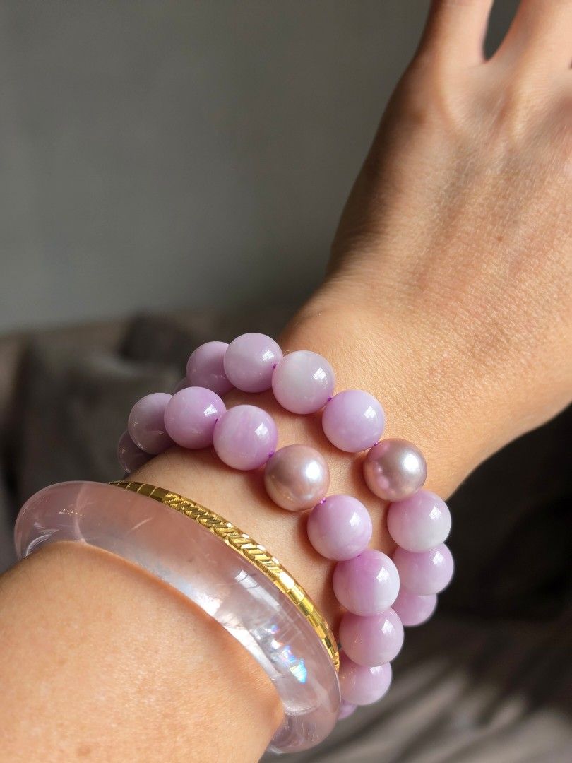 Kunzite with Edison Pearl (Category: Bracelets) located in Manila. Submitted by cavalierdolls (Listing ID 1470958912, Image 3). Description: 12mm kunzite with light pink edison pearl.