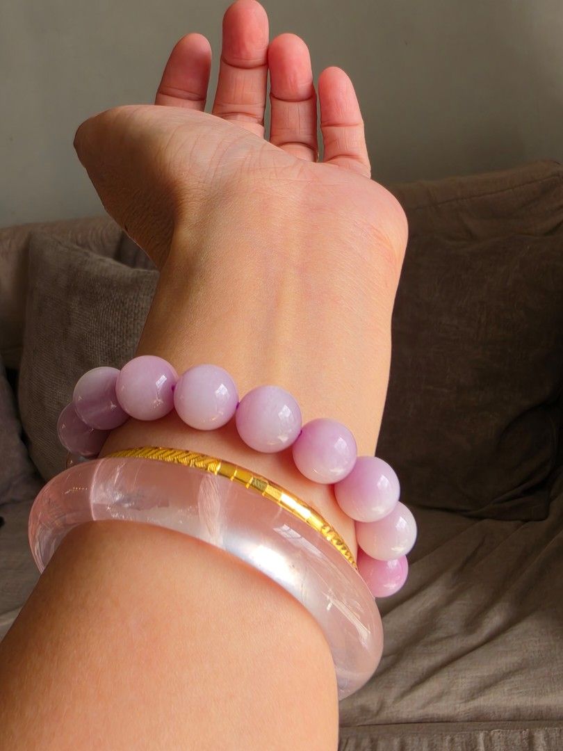 Kunzite with Edison Pearl (Category: Bracelets) located in Manila. Submitted by cavalierdolls (Listing ID 1470958912, Image 2). Description: 12mm kunzite with light pink edison pearl.
